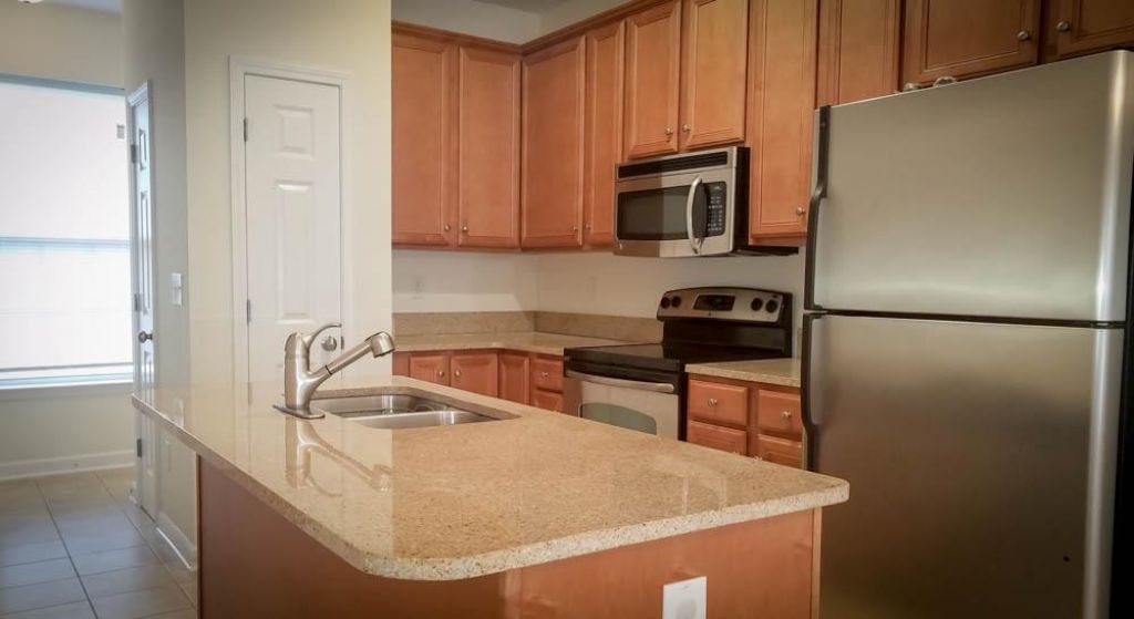 926 Price Ln. Photo 5