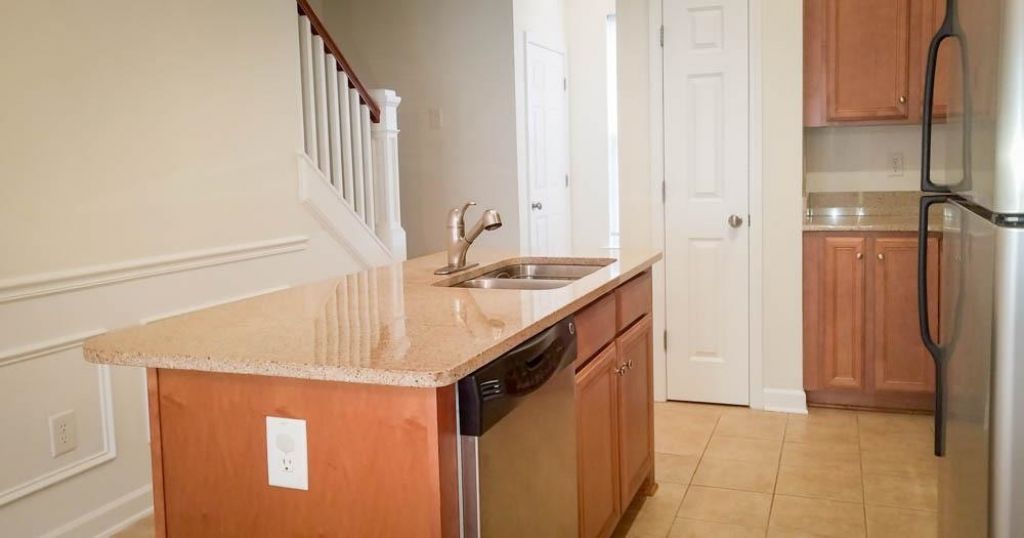 926 Price Ln. Photo 6