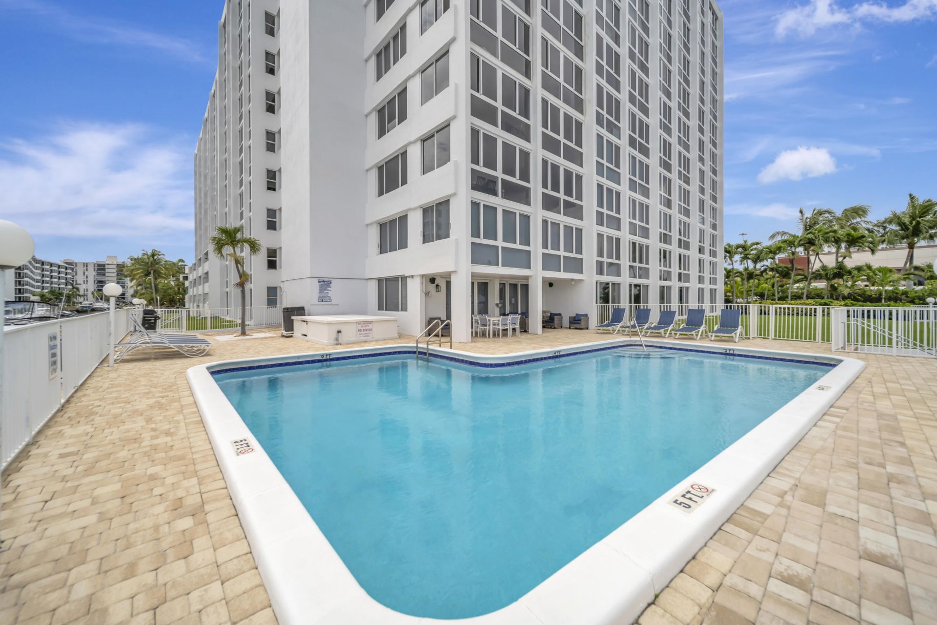3100 NE 49 Street, Unit 403, Fort Lauderdale, FL 33308 Photo