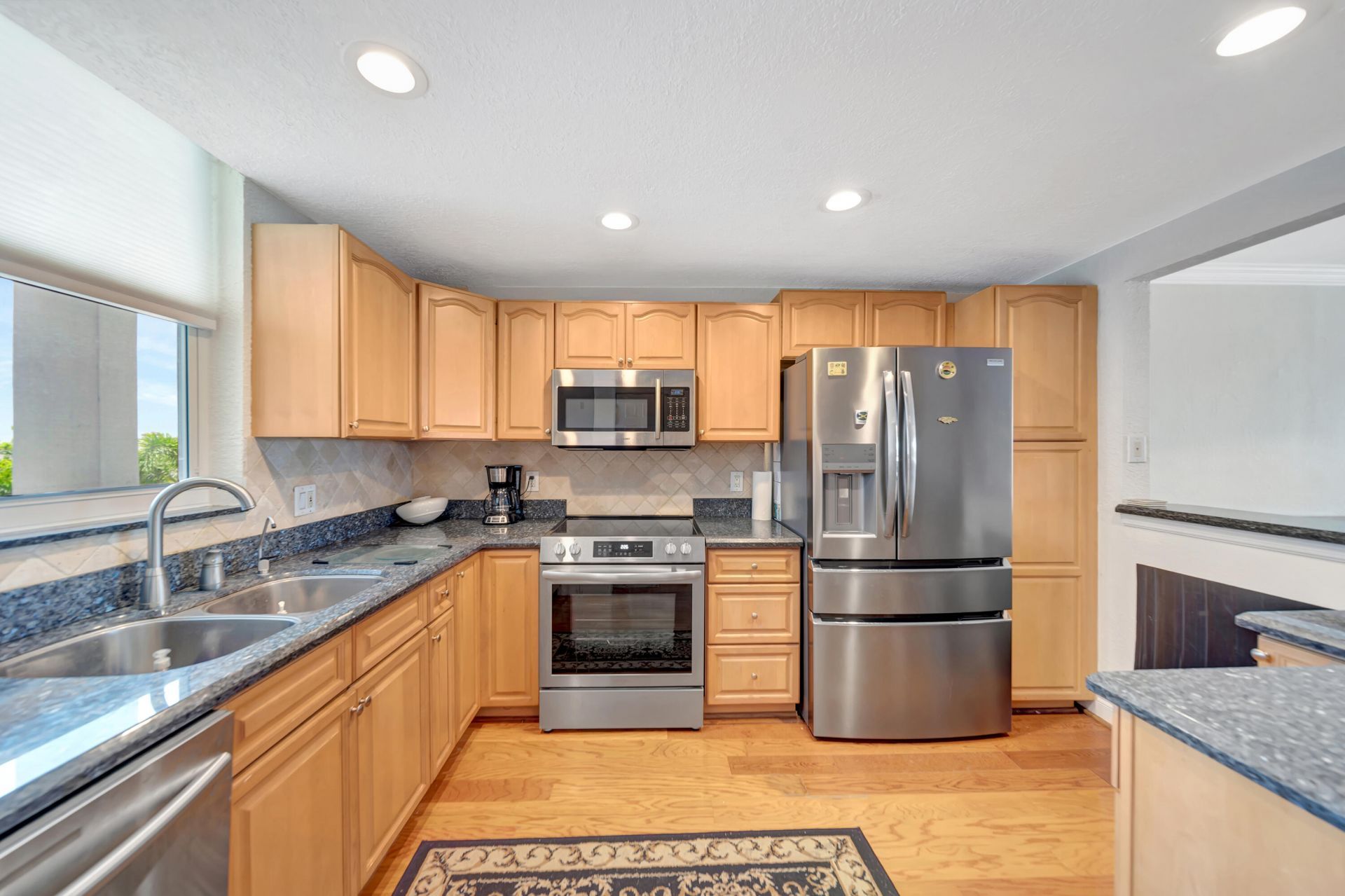 3100 NE 49 Street, Unit 403, Fort Lauderdale, FL 33308 Photo