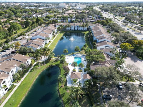 2620 S University Drive, Unit 106, Davie, FL 33328