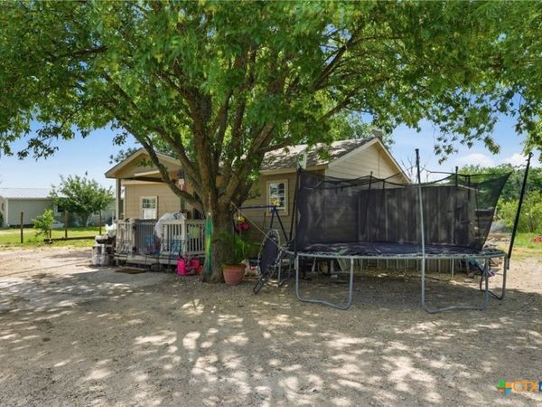 409 Summit Drive , Kyle, TX 78640