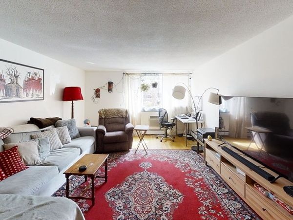 50 Green St, Unit 202, Brookline, MA 02446