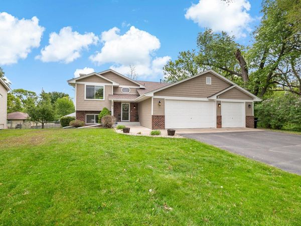 1896 Adele Street, Maplewood, MN 55109