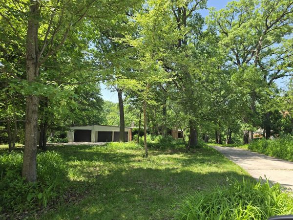 1620 Cambridge Avenue , Flossmoor, IL 60422