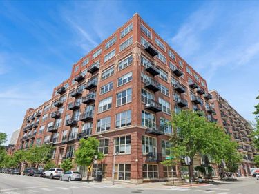 1500 W Monroe Street, Unit 325, Chicago, IL 60607