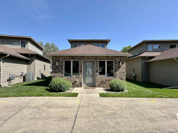 342 Benit Drive , Unit 11, Arnolds Park, IA 51331