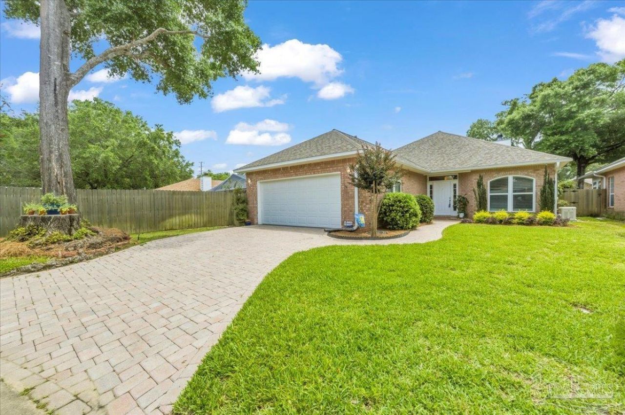 3171 Oak Shadow Ln, Pensacola, FL 32504 Main Photo