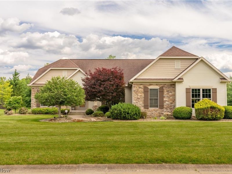 8500 Sandbridge Street NW, Massillon, OH 44646 Photo 2