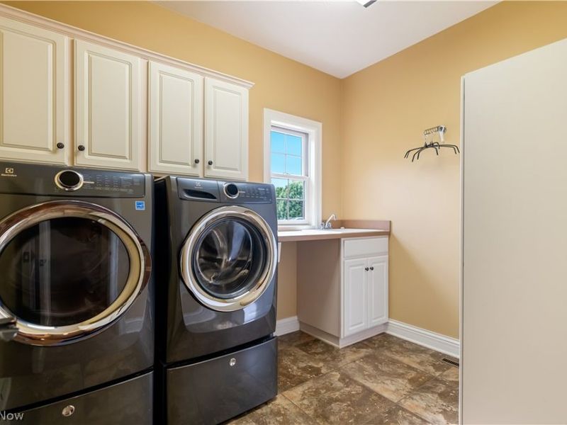 8500 Sandbridge Street NW, Massillon, OH 44646 Photo 32
