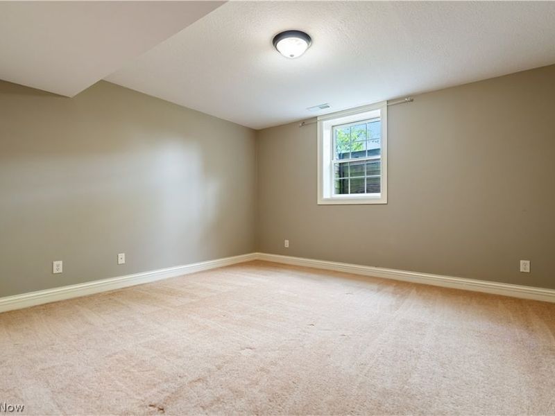 8500 Sandbridge Street NW, Massillon, OH 44646 Photo 38