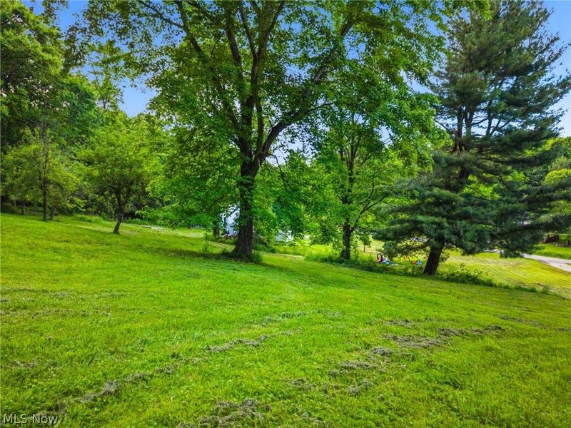 6633 Maplehurst Avenue SE, East Sparta, OH 44626 Photo 12
