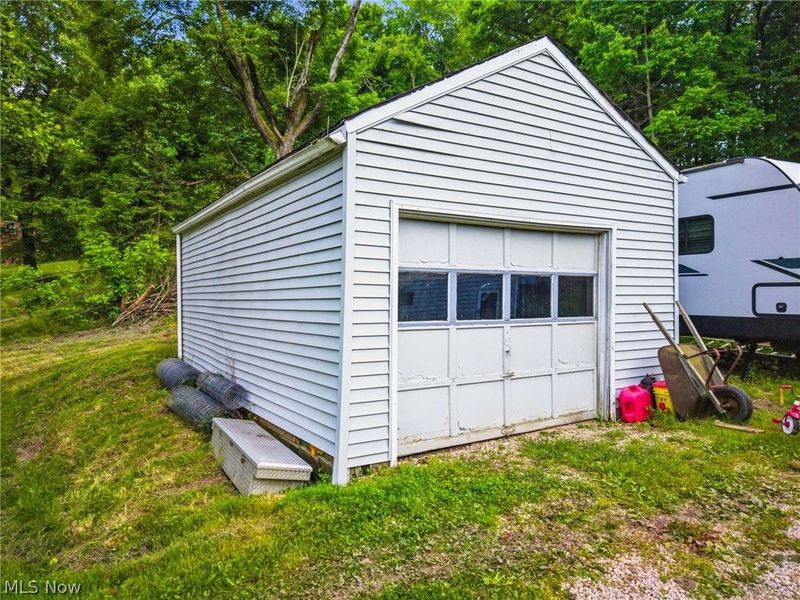 6633 Maplehurst Avenue SE, East Sparta, OH 44626 Photo 6