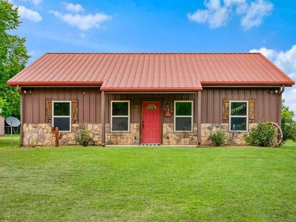 285 5th Street NE, Bogata, TX 75417