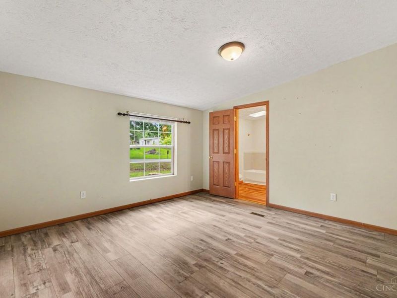 6657 Wizard Of Oz Way, Hillsboro, OH 45133 Photo 10