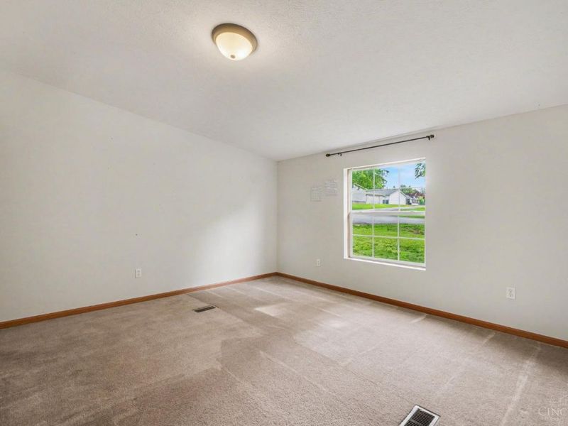 6657 Wizard Of Oz Way, Hillsboro, OH 45133 Photo 12