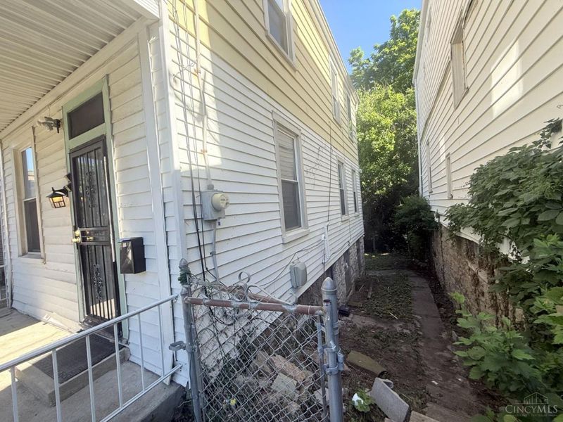 718 Greenwood Avenue, Cincinnati, OH 45229 Photo 2