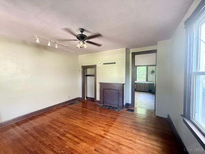 718 Greenwood Avenue, Cincinnati, OH 45229 Photo 3