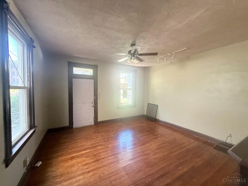 718 Greenwood Avenue, Cincinnati, OH 45229 Photo 4