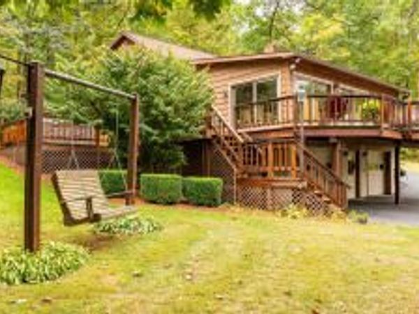 969 MOUNTAIN Road, Bloomsburg, PA 17815