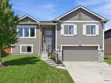 7716 N 147th Avenue Circle, Bennington, NE 68007