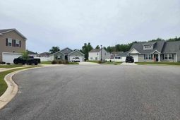 1300 Arbor Ct.  photo 4