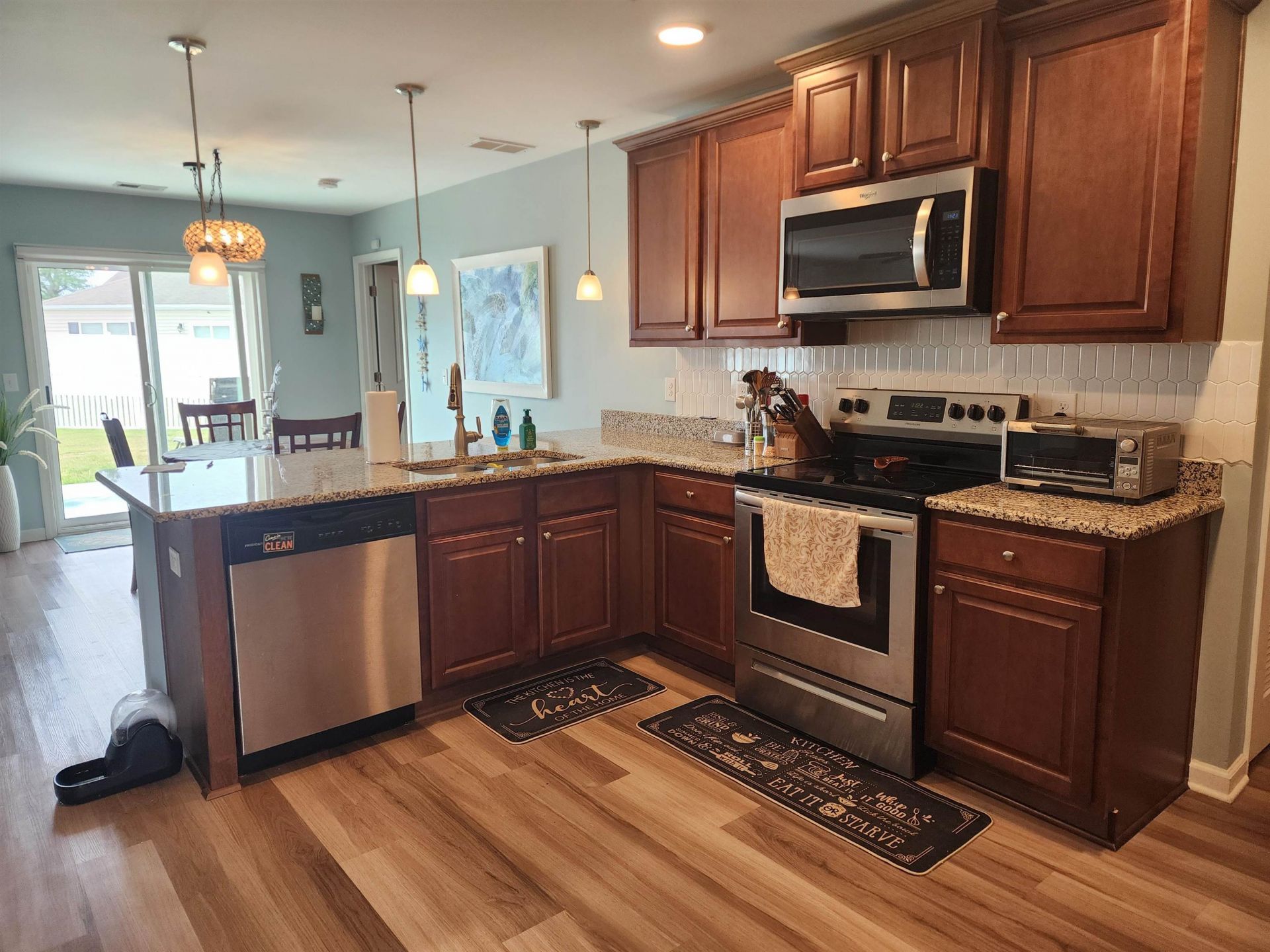 1300 Arbor Ct.  Photo 7