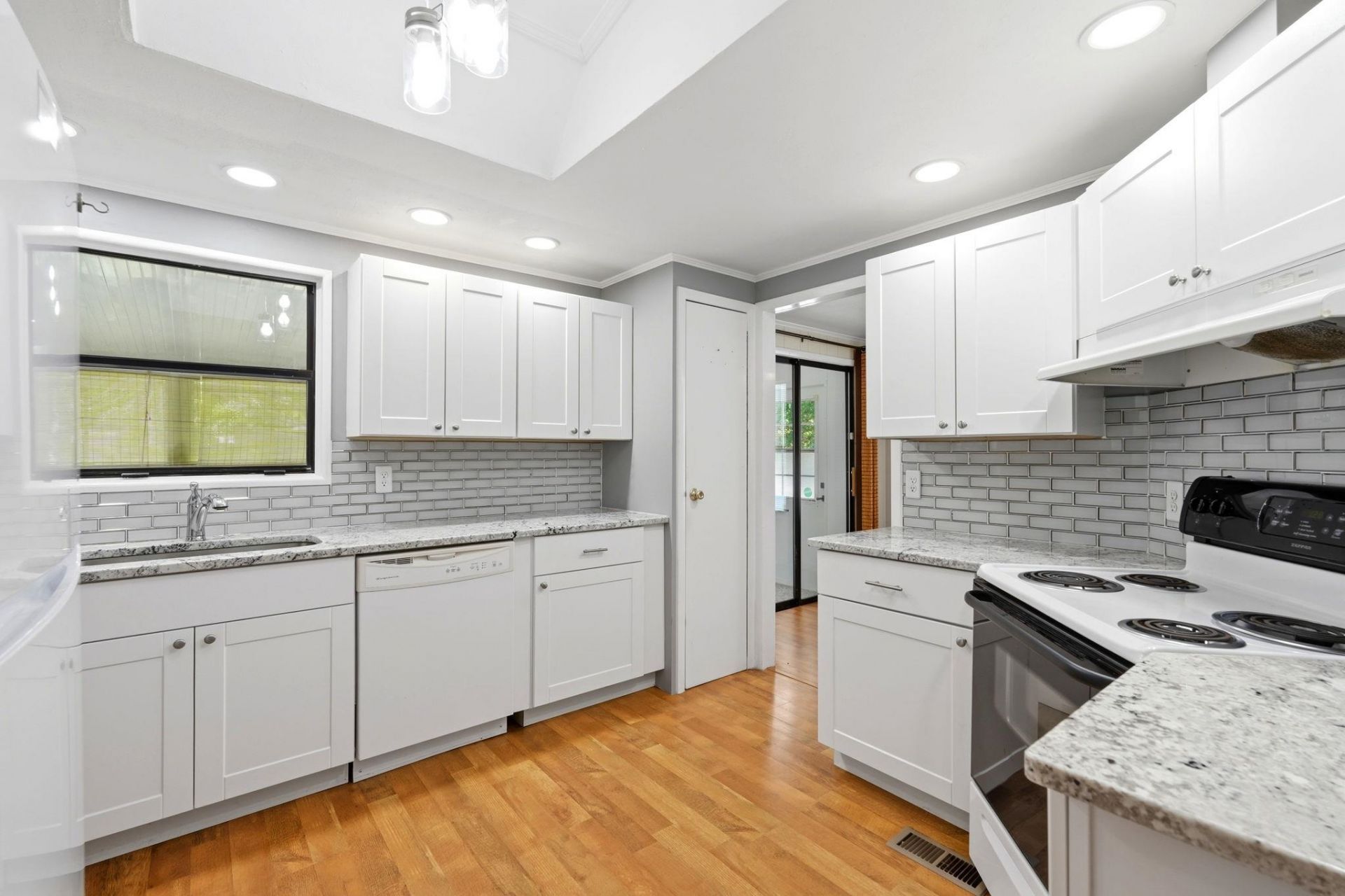 732 Raleigh Trail Photo 26