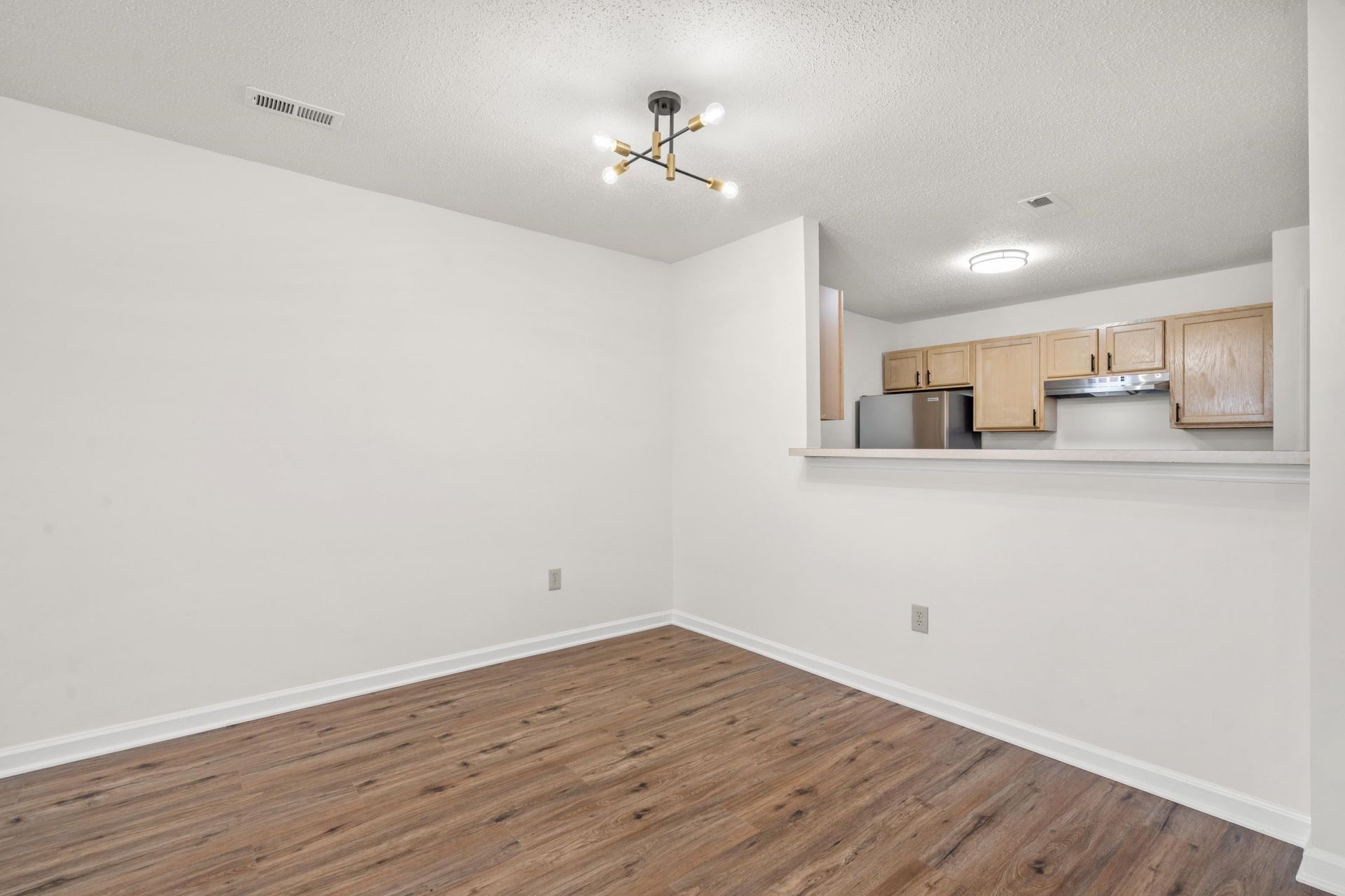 4251 Villas Dr.  Photo 11