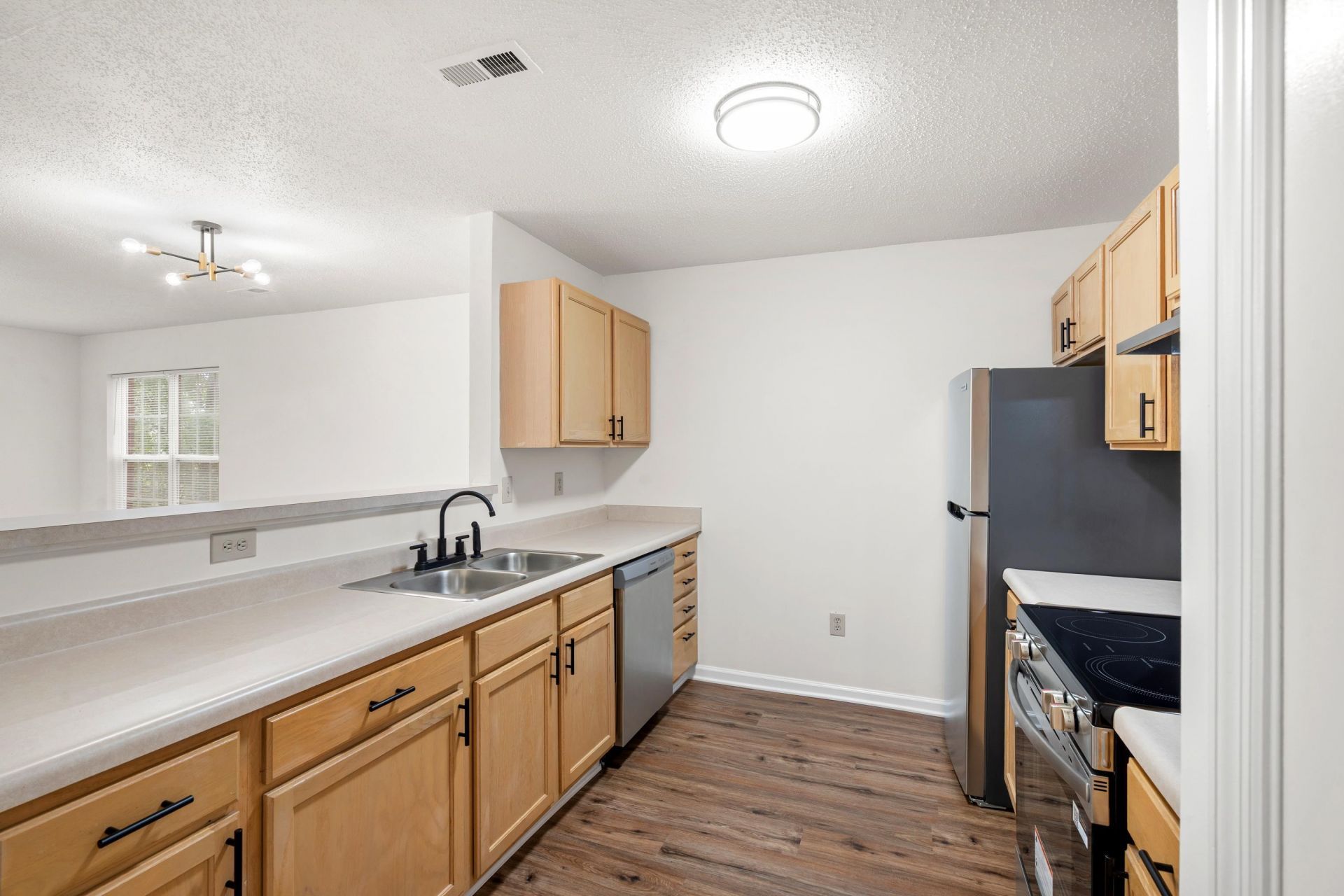 4251 Villas Dr.  Photo 8