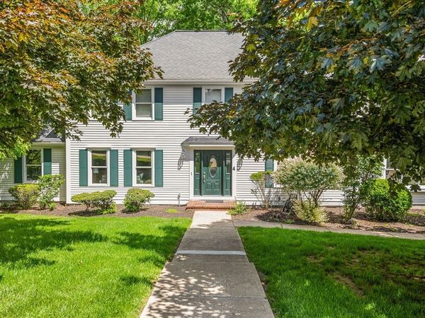 4 Skyview Dr, Walpole, MA 02081