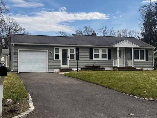 10 Benger Ave, South Hadley, MA 01075