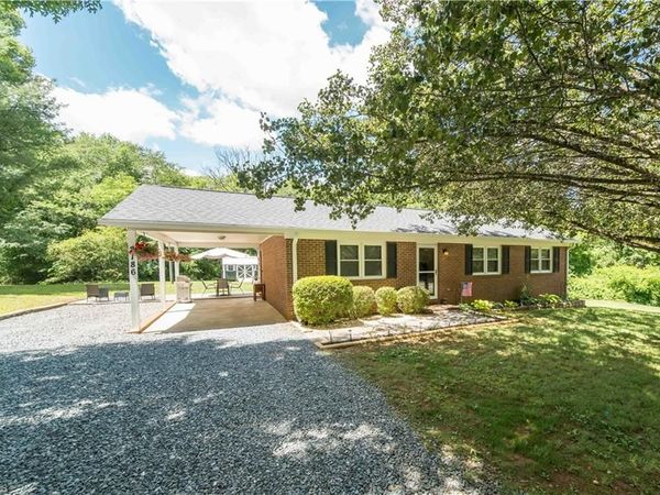 2186 Vienna Dozier Road , Pfafftown, NC 27040