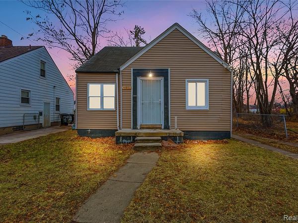 11391 Saint Marys Street , Detroit, MI 48227