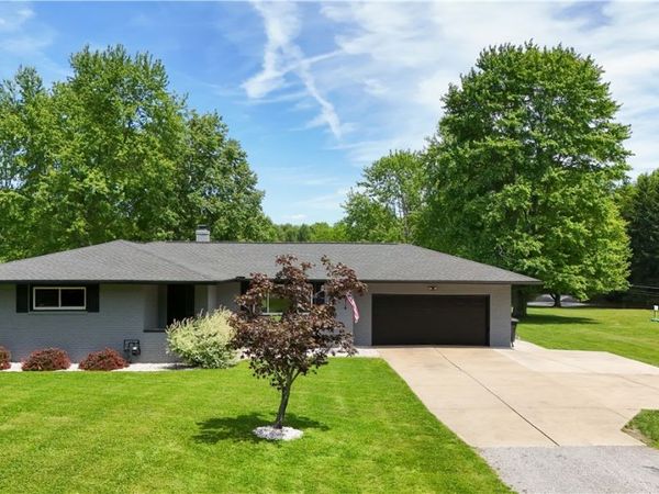 6132 Oak Hill Drive , West Farmington, OH 44491