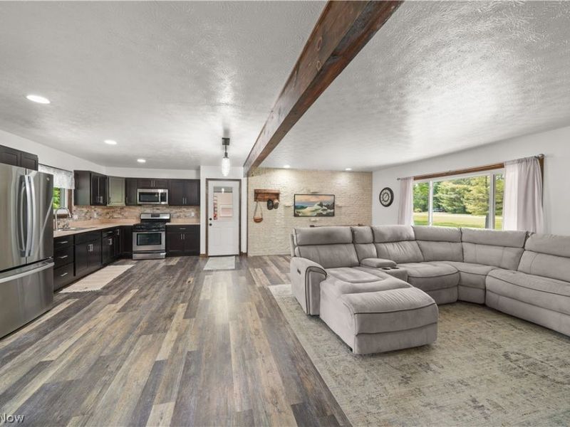 6132 Oak Hill Drive , West Farmington, OH 44491 Photo 5