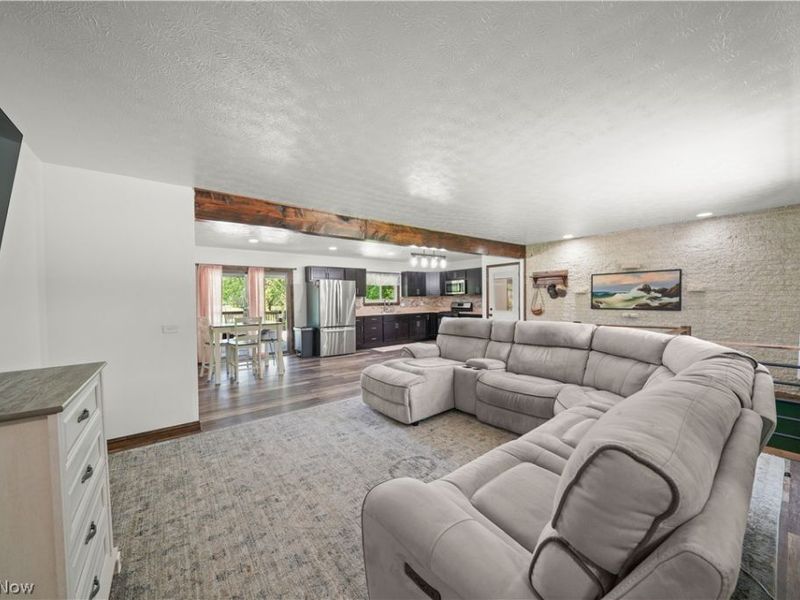 6132 Oak Hill Drive , West Farmington, OH 44491 Photo 6