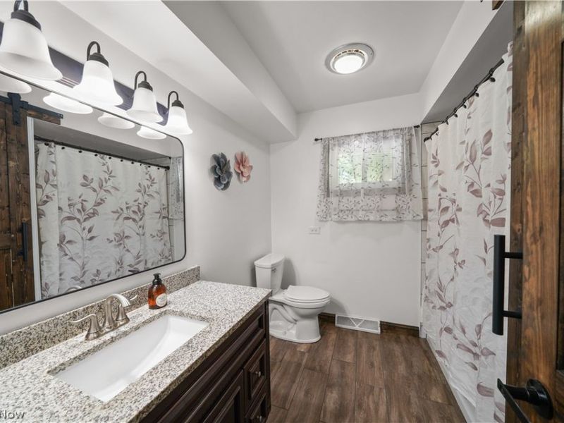 6132 Oak Hill Drive , West Farmington, OH 44491 Photo 9