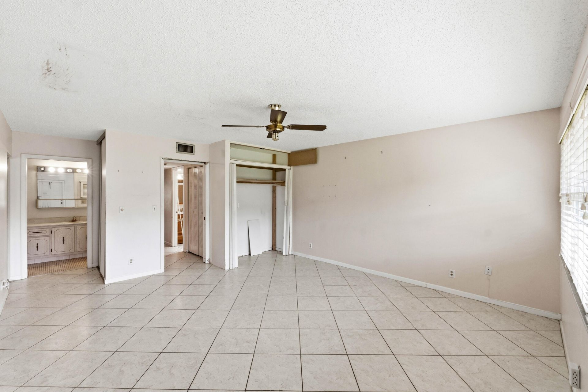 5126 Lakefront Boulevard, Unit B, Delray Beach, FL 33484 Photo