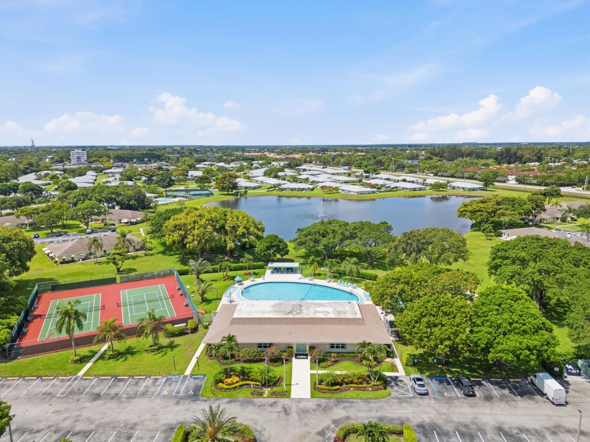 5126 Lakefront Boulevard, Unit B, Delray Beach, FL 33484 Photo