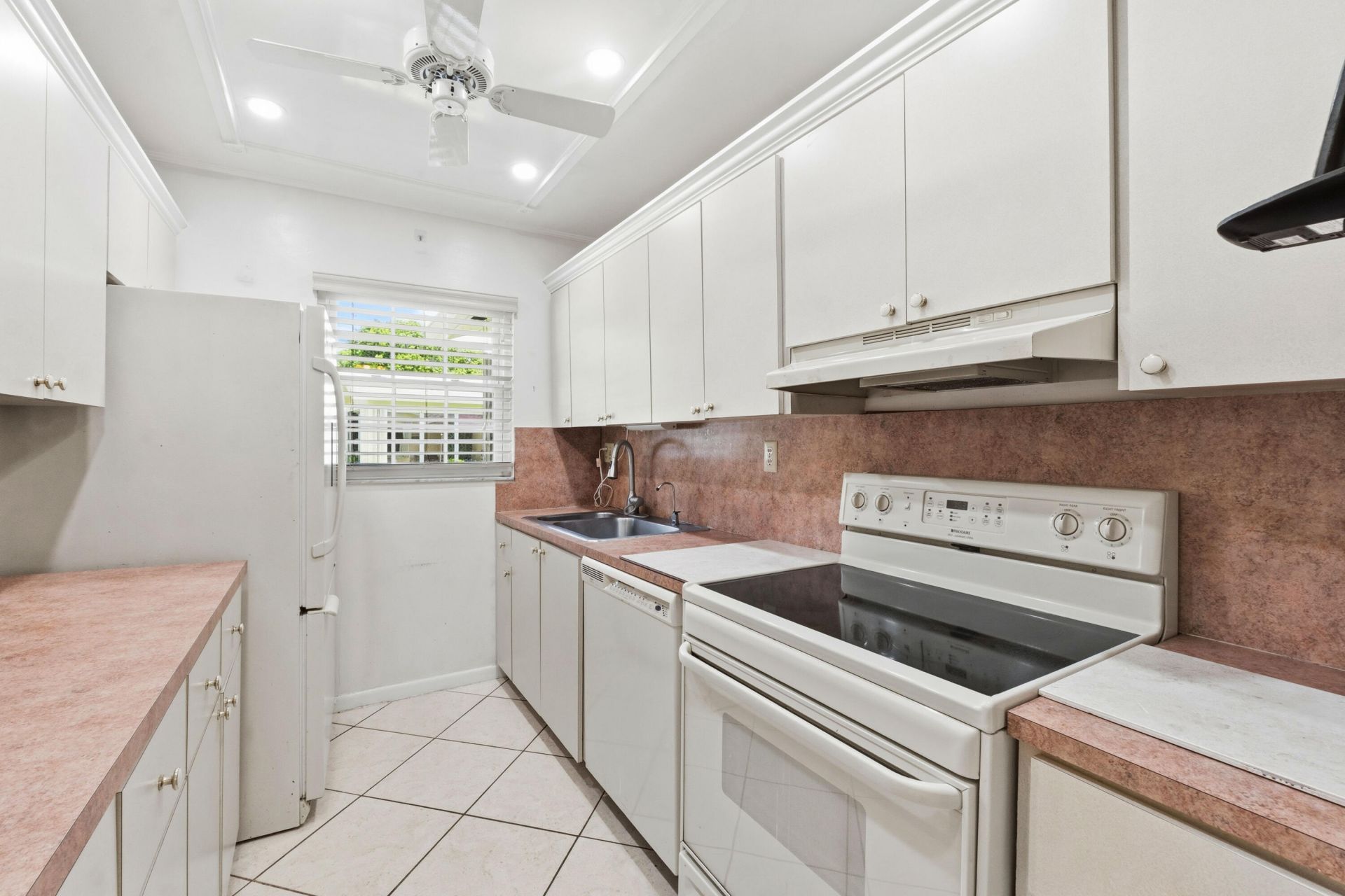 5126 Lakefront Boulevard, Unit B, Delray Beach, FL 33484 Photo