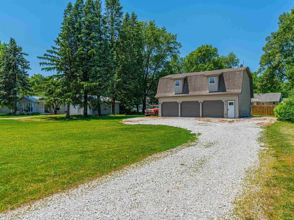 207 S STEWART Street, McLean, IL 61754