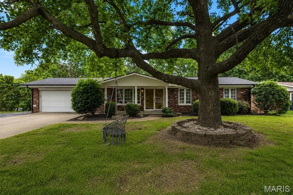 25 Westbury Drive, Belleville, IL 62226 Main Photo