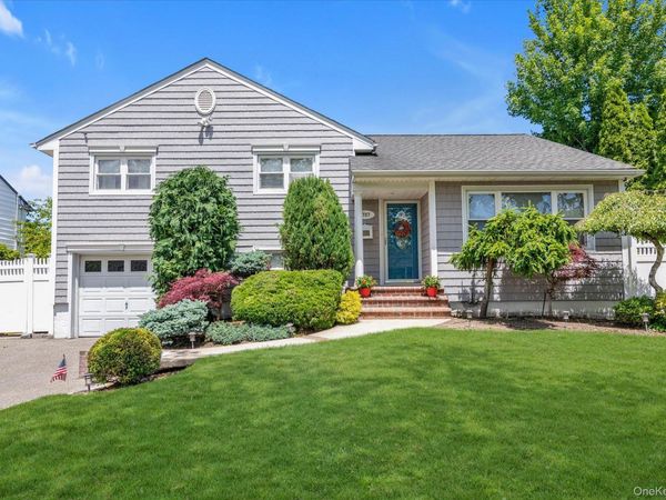 3727 Regent Lane , Wantagh, NY 11793