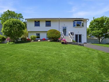 30 Mercury Avenue, East Patchogue, NY 11772