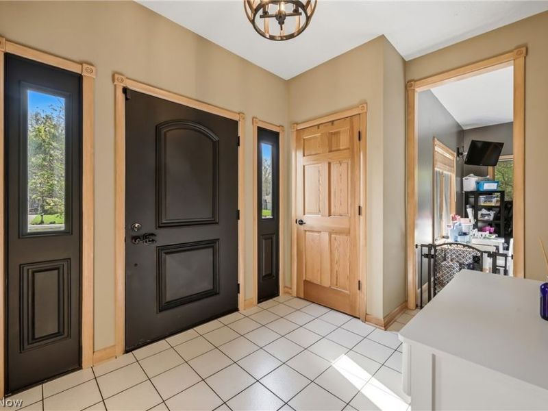 5758 Logan Arms Drive , Girard, OH 44420 Photo 15