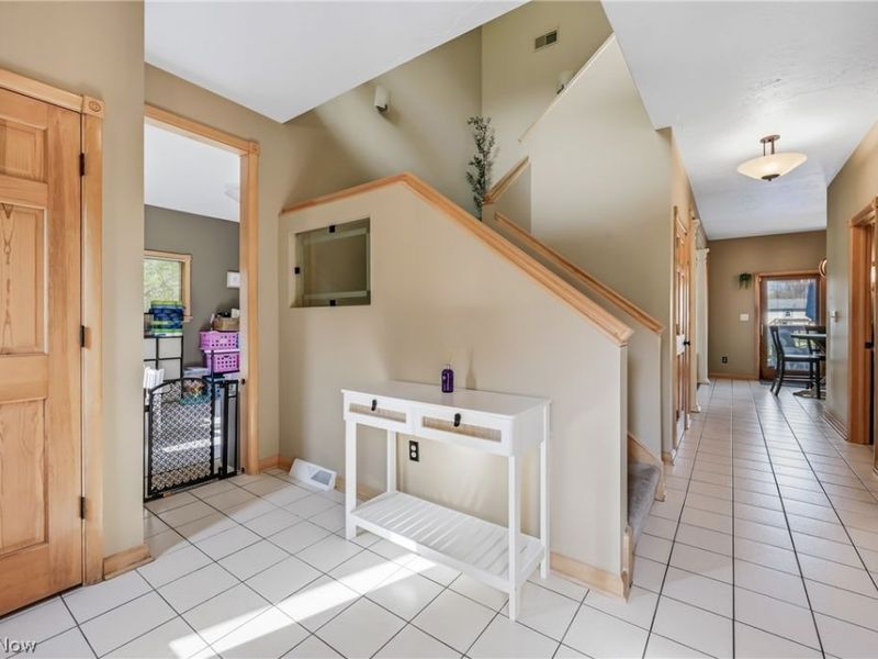 5758 Logan Arms Drive , Girard, OH 44420 Photo 16