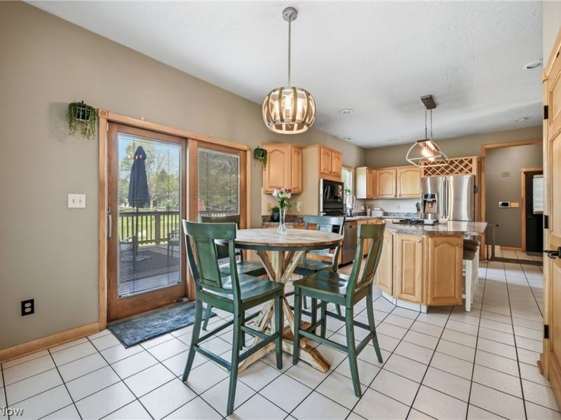 5758 Logan Arms Drive , Girard, OH 44420 Photo 24