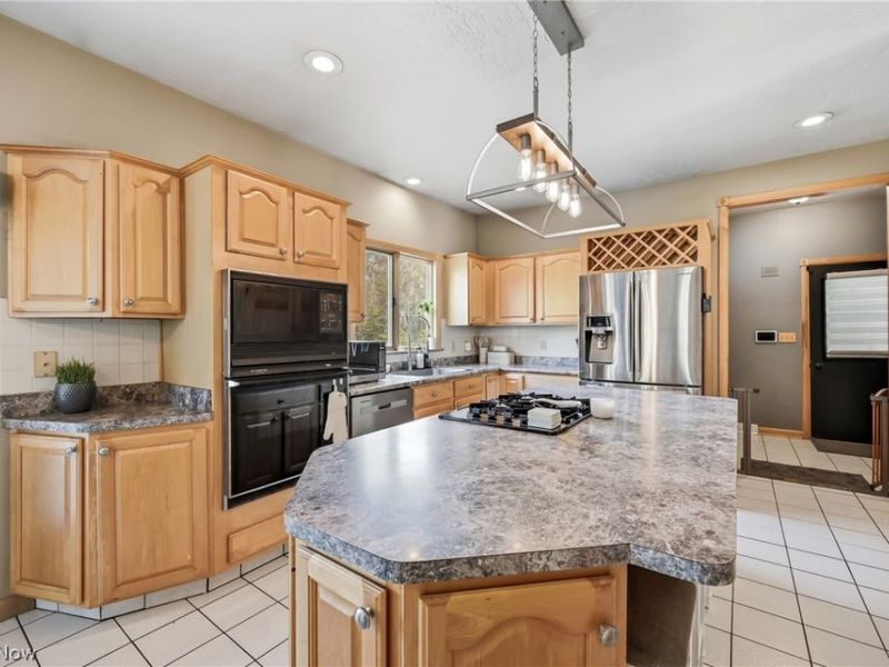 5758 Logan Arms Drive , Girard, OH 44420 Photo 26