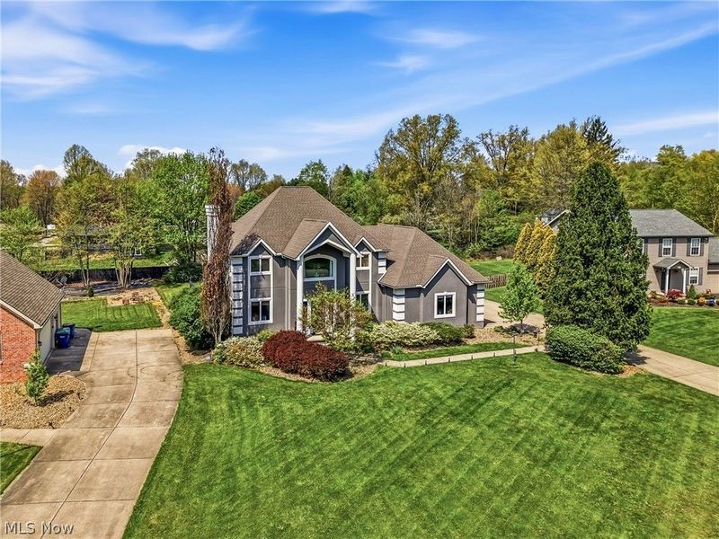 5758 Logan Arms Drive , Girard, OH 44420 Photo 3